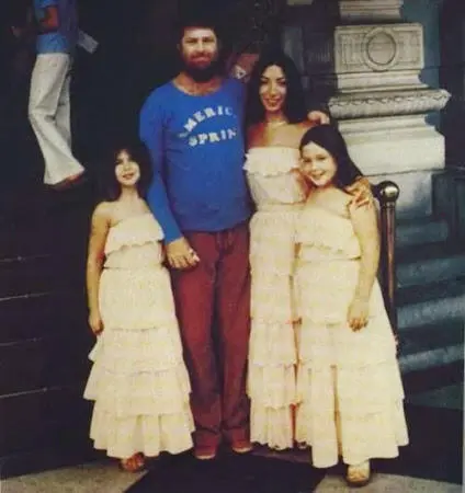 Брайан Мэрилин и их дочери Карни и Венди будущие члены вокальной группы - фото 239