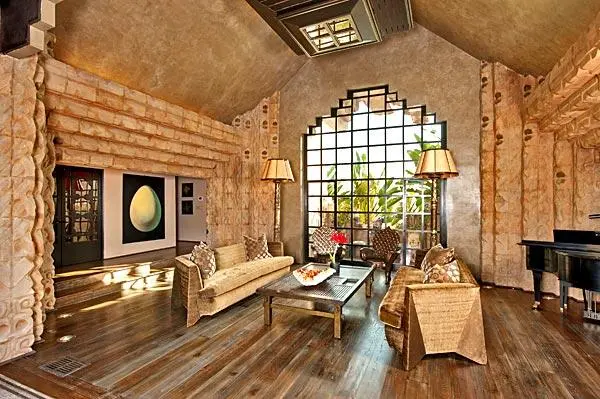 Роскошный дом Джорджа Ходела в стиле храма майя как он выглядит сегодня Хотя и - фото 198