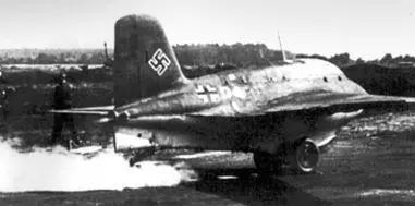 Me 163B в начале разбега Знаменательным для проекта Ме 163 стал конец июня - фото 39