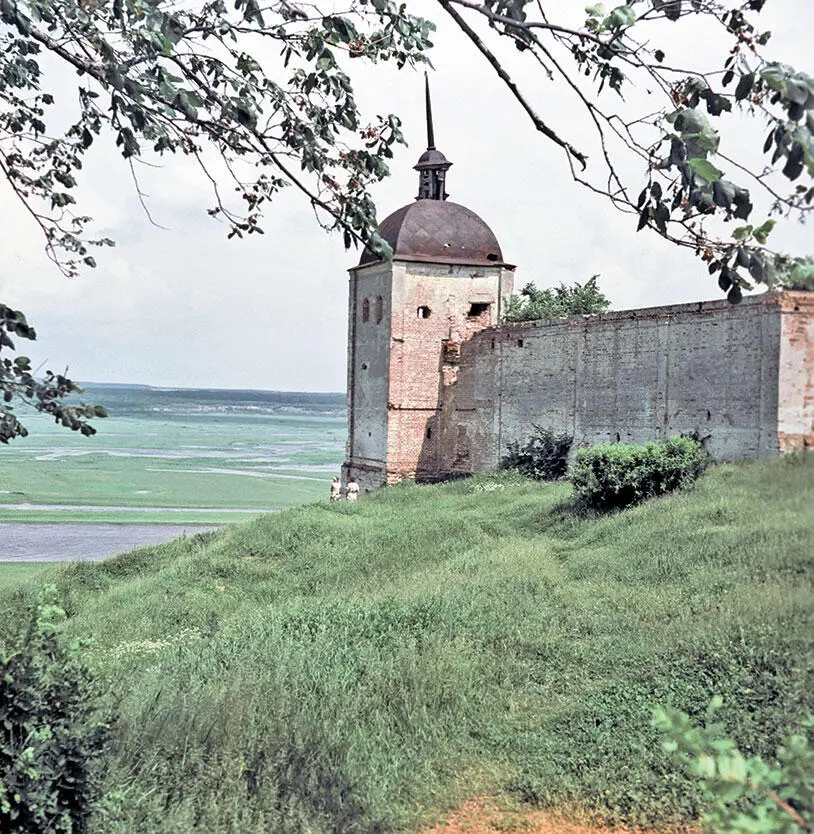 Вид на НовгородСеверский кремль XII в Украина Главнокомандующий бежал но - фото 28