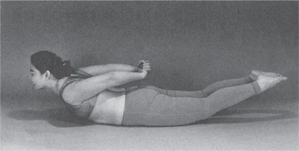Рис 21 Комбинированное упражнение укрепляющее мышцы спины и выравнивающее - фото 29
