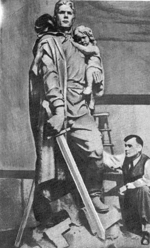 Слава тебе советский солдат Скульптор Е В Вучетич за работой Берлин 1948 - фото 4