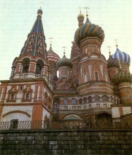 Покровский собор в Москве XVI в Печатная же изба стояла возле Кремля и все - фото 139