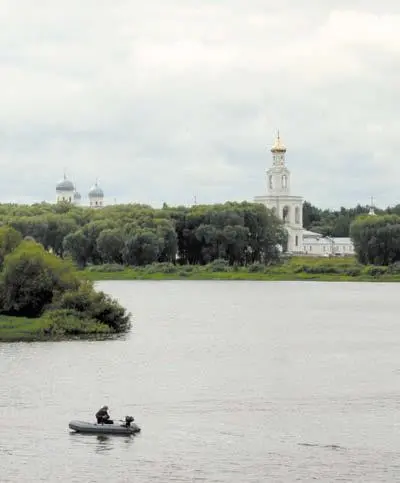 В 1841 году была построена колокольня по проекту знаменитого архитектора Карла - фото 111