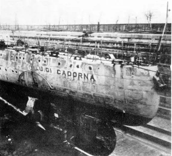 Кодорна на достройке 1933 г и в доке Армандо Диац 1930е - фото 94