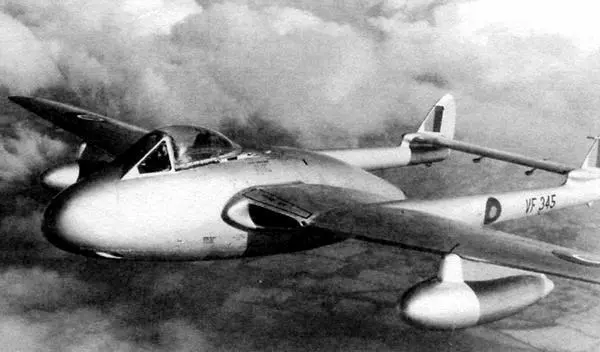 Вампир F3 из 73й эскадрильи базировавшейся на Мальте 1949 г Вампир - фото 26