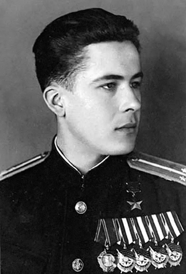 летчик 51го минноторпедного полка 4 мая 1945 года встал вопрос вылета на - фото 6