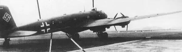 Самолет FW200C4 с обозначенным положением стрелковых точек 7 августа 1942 - фото 123