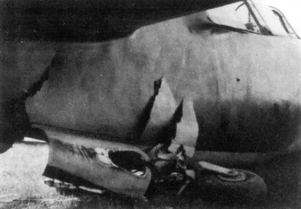 Авария ULa53652 Обратите внимание на конструкцию направляющих заднего фонаря - фото 116