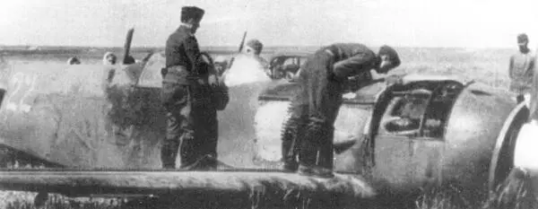 О том как выцветал камуфляж можно судить по снимку этого Ла5 бн 22 - фото 121