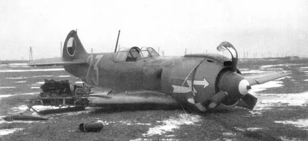 Типичное завершение карьеры Ла5ФН сн 39211923 аэродром Пиештани 26 февраля - фото 137