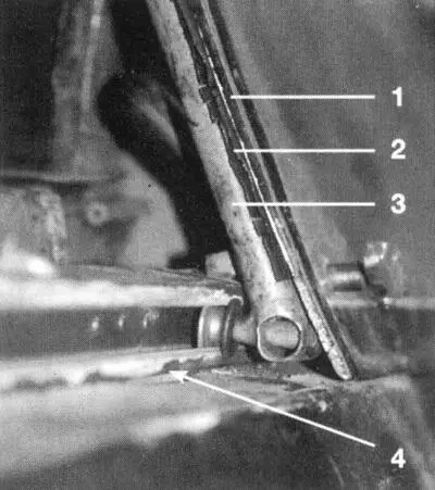 Справа вверху 1 Внешний каркас фонаря 2 Резиновая прокладка 3 Каркас из - фото 147