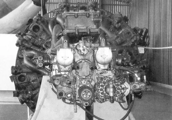 Мотор АШ82ФН М82ФН экспонат авиационного музея в Праге Система - фото 164