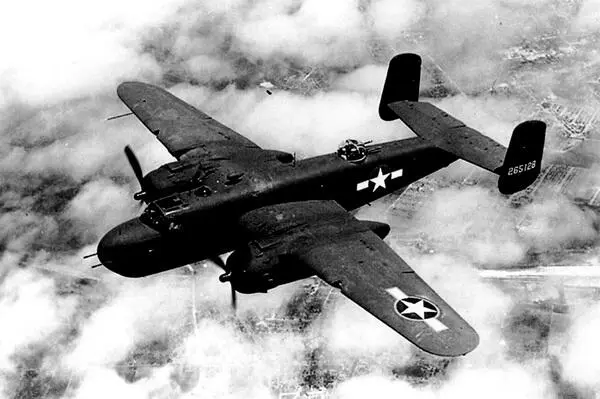 Американский бомбардировщик Норт Америкэн B25 Митчелл в ВВС США не считался - фото 151