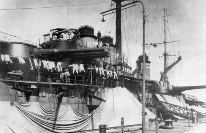 Жан Бар в 1914 г вверху и в 1915 г два фото внизу - фото 84