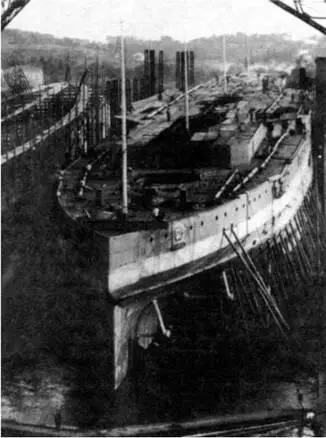 Линейный корабль Париж перед спуском на воду 28 сентября 1912 гвверху и - фото 9