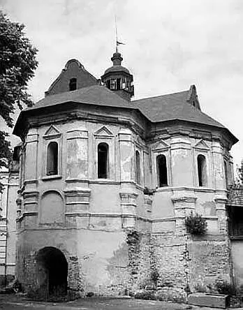 Онуфриевская башня Онуфриевская башня совмещала в себе оборонительное - фото 65