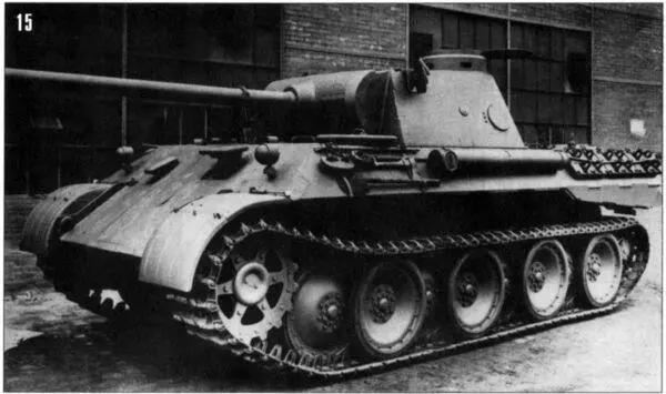 15 16 Собранная Пантера во дворе фирмы MAN Февраль 1943 года Хорошо видны - фото 16