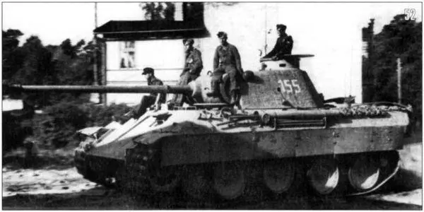 52 Командирская Пантера Pz Bef Panther позднего выпуска Италия лето 1944 - фото 54