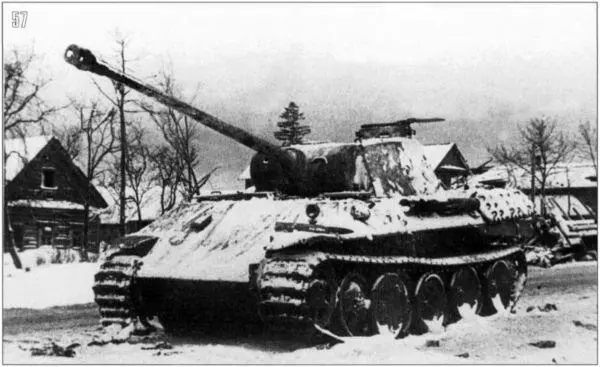 57 Брошенная изза технической неисправности Пантера Ausf D из состава - фото 59