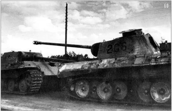 60 Эти пантеры Ausf D батальона Ораниенбаум доставлены на железнодорожную - фото 62