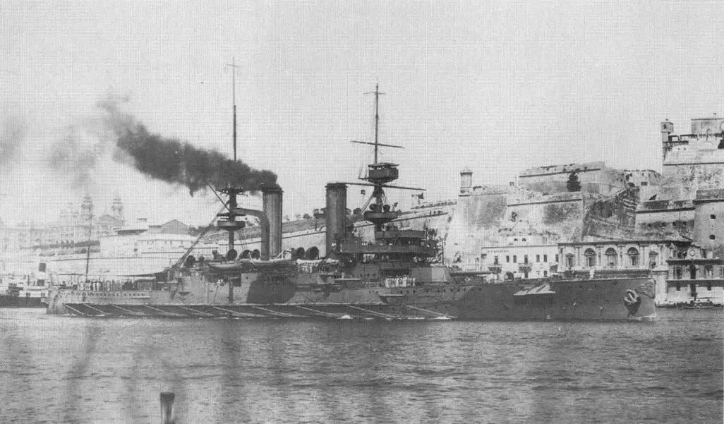 Трайомф в апреле 1910 г внизу и в июне 1909 г вверху на Мальте - фото 111