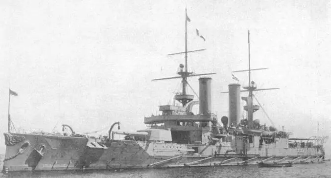 Трайомф в 1908 г во время маневров вверху и Свифтшур в 19061908 гг в - фото 118