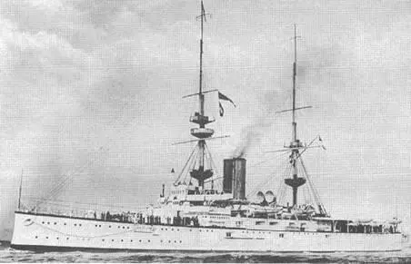 Ринаун в ноябре 1902 г вверху и в 19071908 гг Модернизации В августе - фото 40