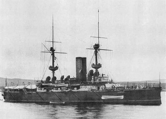Вверху Барфлер в первые годы службы и Барфлер на Мальте Май 1896 г - фото 78