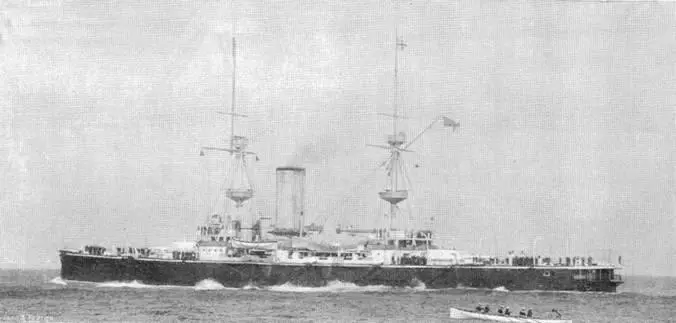 Броненосцы Центурион в 1894 г в Китае вверху и Ринаун в 1895 в центре - фото 83