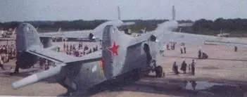 Самолет Бе12 вид сзади Первый этап разработки самолета Бе12 усложнялся тем - фото 22