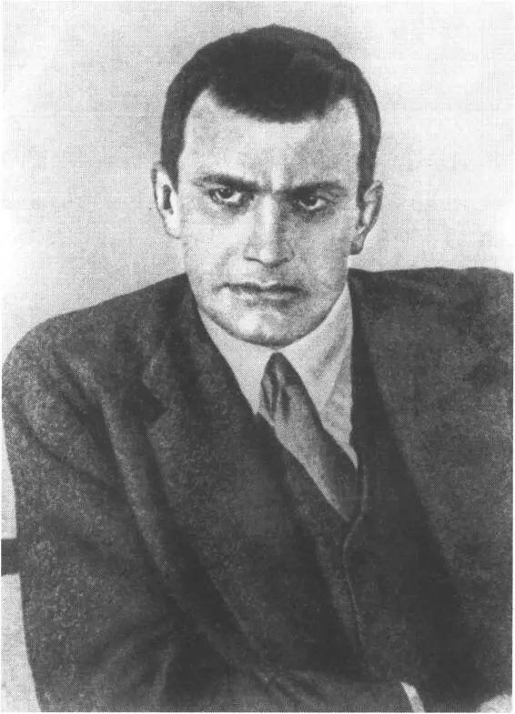 Этот портрет к юбилею Маяковского был напечатан в журнале Печать и революция - фото 44