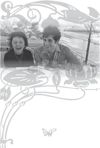 Эдит и Теофанис Франция Начало 1960х годов Она в нетерпении скосила глаза - фото 74