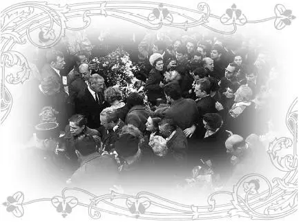 Скорбящая Франция 90 Ночное происшествие Тео Сарапо так и не стал - фото 90