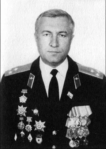 Председатель научнотехнического комитета ВДВ полковник Комар ИГ Тютвин - фото 7