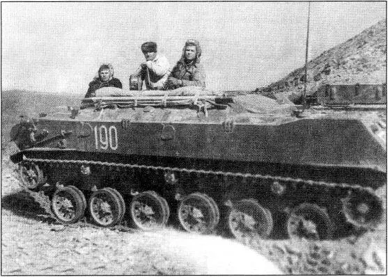Мяшечко АП Скрынников МФ и Нижегородов АМ в районе боевых действий - фото 32