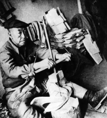 Китайский седельник во время работы Музыка оперы звучала очень приятно для уха - фото 5