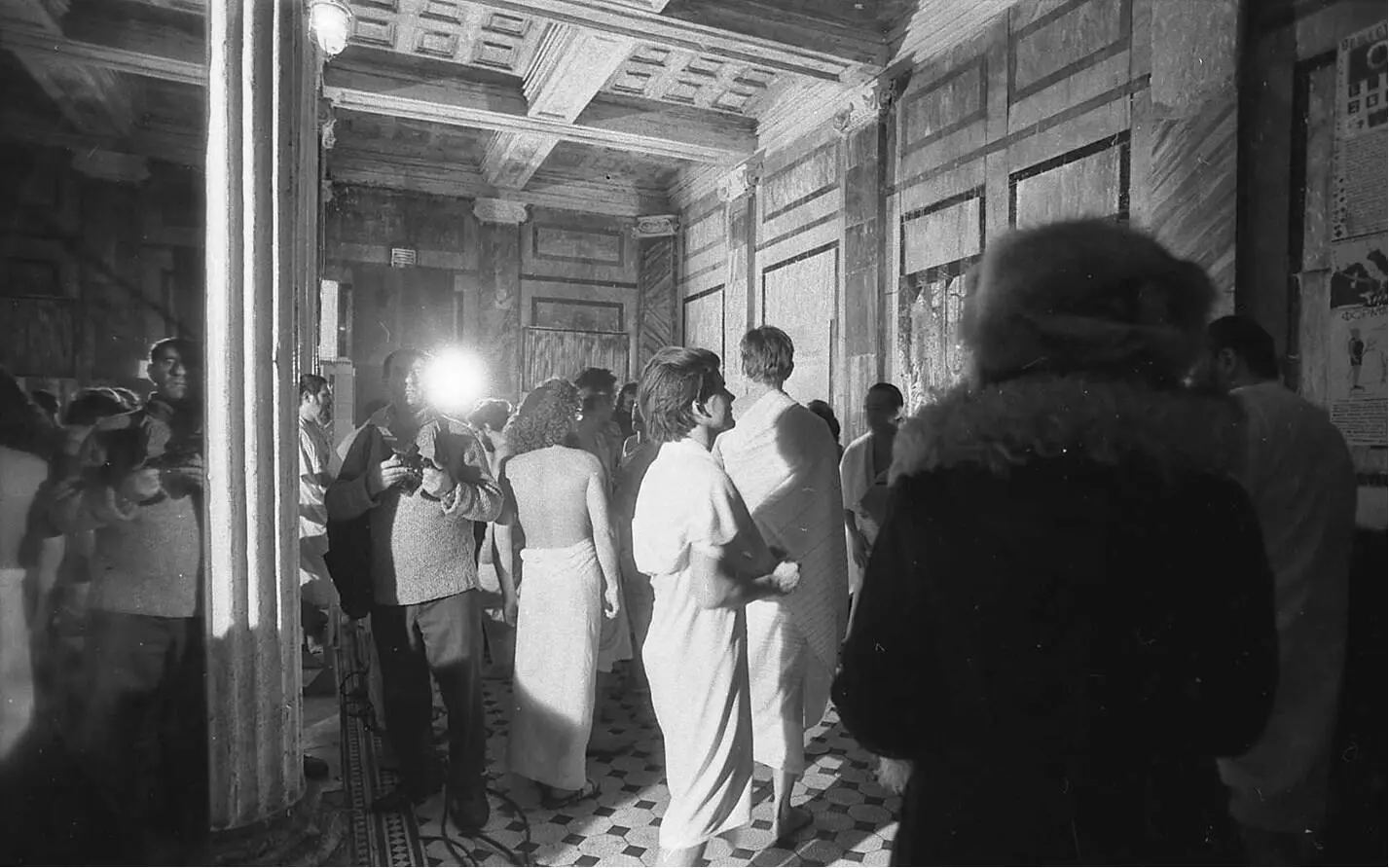 Вернисаж выставки в Сандуновских банях 12011988 Фотограф неизвестен - фото 13