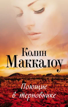 Колин Маккалоу Поющие в терновнике обложка книги