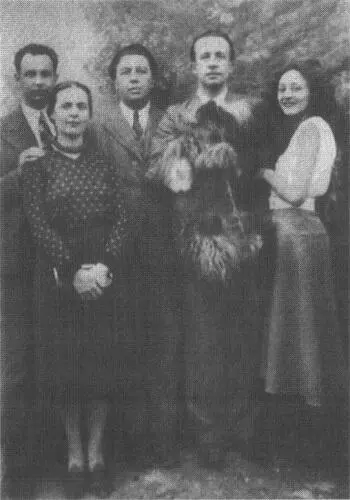 Надежды на коммунистическое обновление мира питали многие американские - фото 15