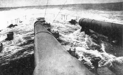 Ют Дерфлингера во время полного хода корабля Матросыдальномерщики во - фото 60