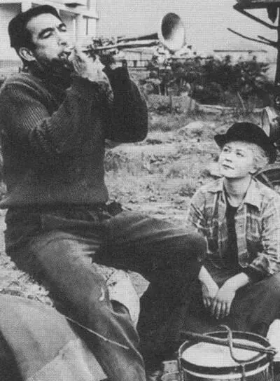 Энтони Куинн и Джульетта Мазина в фильме Дорога Федерико Феллини и Джульетта - фото 7