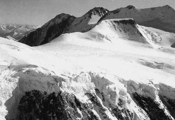 Гора Белуха Взобрался я на вершину и задрожал от восторга Зубчатым - фото 5