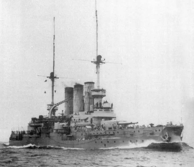 Броненосцы Прейсен вверху и Дойчланд Броненосец Дойчланд 1910е гг - фото 148
