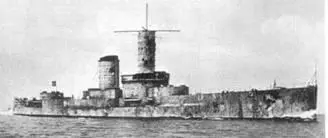 Сверху вниз броненосец ШлезвигГольштейн в 1939 г и в 1945 г и - фото 204