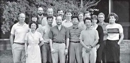 Команда сотрудников моей лаборатории в НИЗ в догеномный период во время - фото 26