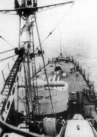 Слева и вверху на тяжелом крейсере Алжир - фото 82
