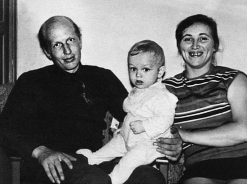 Маленький Женя с родителями Прилепина Нисифорова Татьяна Николаевна - фото 2
