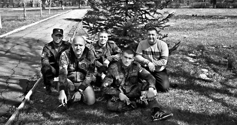 С ополченцами из разведки Новороссия Глава подразделения Ночных волков - фото 51