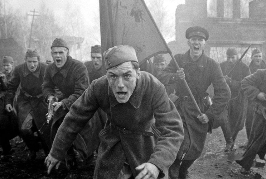 Так изображались советские бойцы в киноподелке ЖанЖака Анно Враг у ворот - фото 16